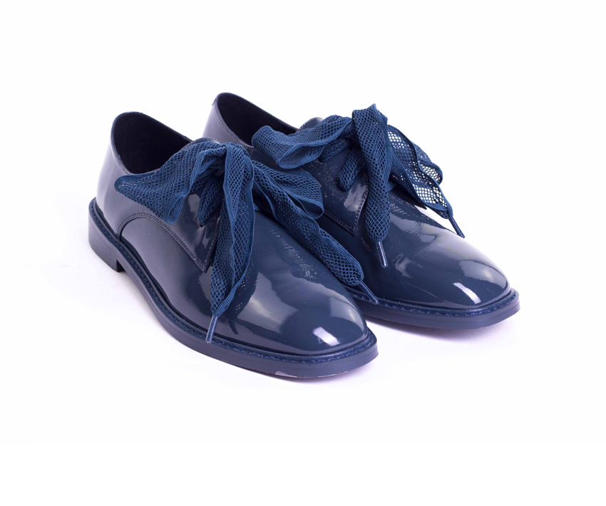 Ежедневни дамски обувки от естествен син лак 719А
