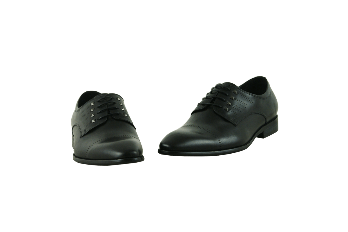 Елегантни мъжки черни обувки с лазерна декорация