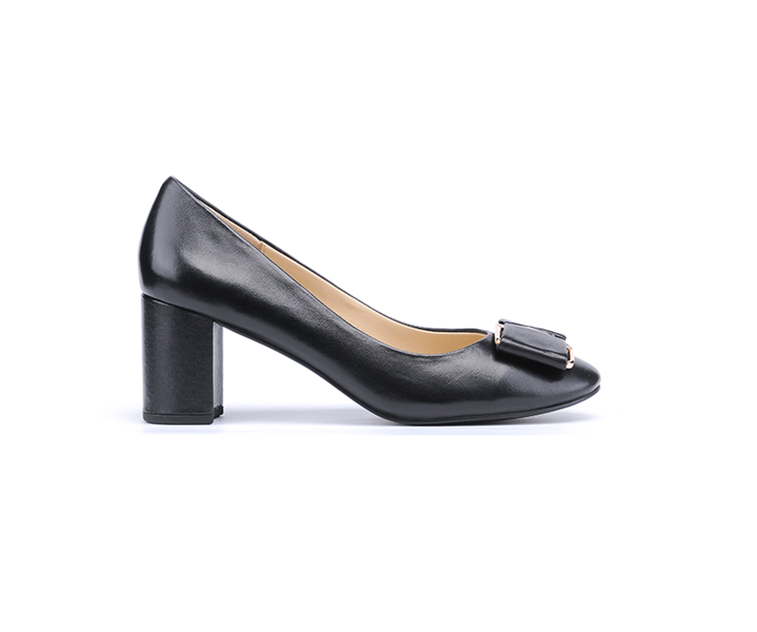 Стилни дамски обувки в черно от естествена телешка напа