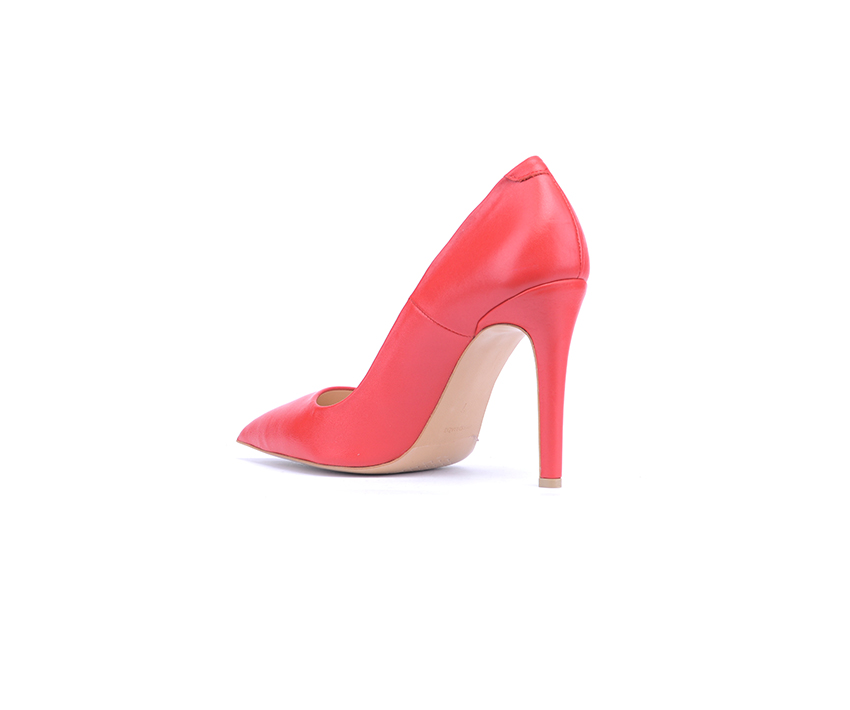 Елегантни дамски обувки на естествена кожа в червено на ток