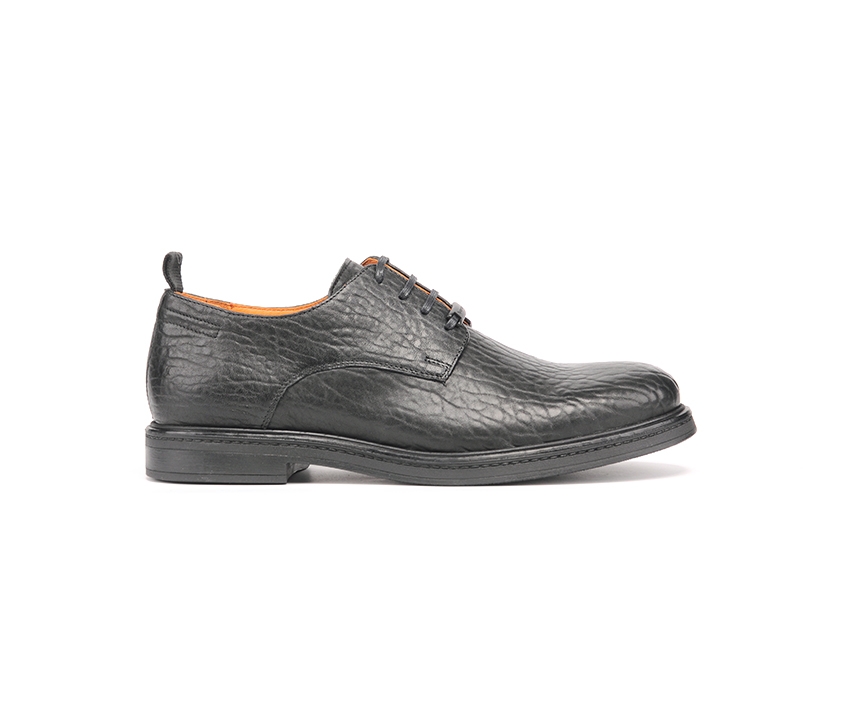Мъжки обувки от естествена телешка напа в черно 9137-black