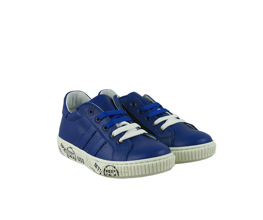 Детски спортни обувки от естествена кожа в синьо и бяло (размер: 30-35)
